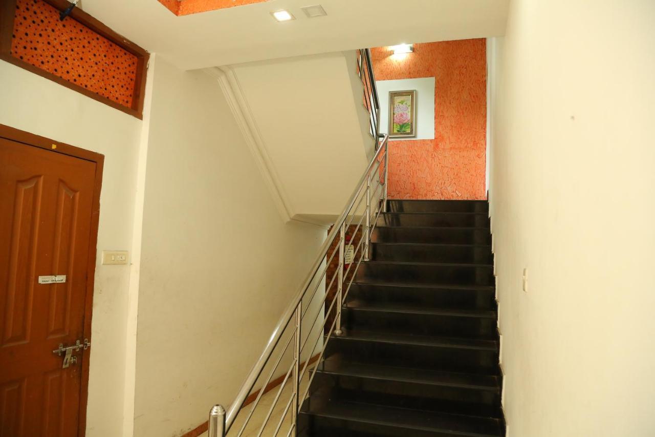 Malabar Plaza Inn Kochi Kültér fotó