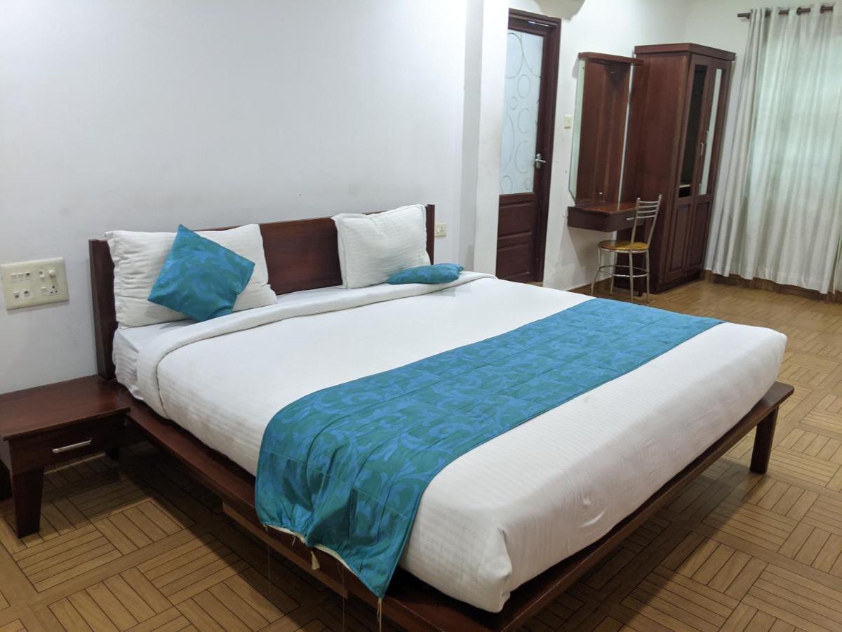 Malabar Plaza Inn Kochi Kültér fotó